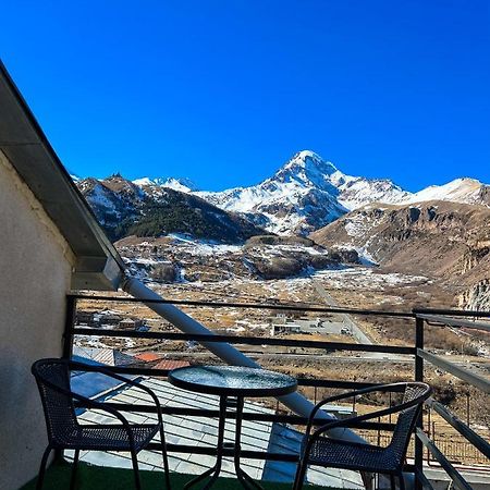 Giorgi'S Guest House Kazbegi Exterior foto